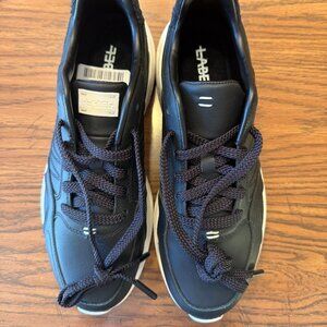 LABEL Black Sneakers